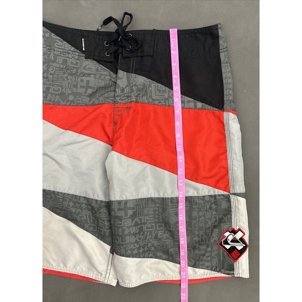 Quicksilver Surf Board Shorts Swim Trunks Size Waist 31 Men’s Black Red Grey FS - Picture 8 of 10